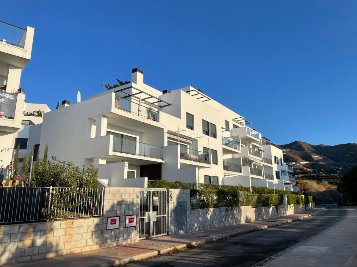 Sunny Penthouse Beach Apartment With Panoramic Views Almuñécar Esterno foto